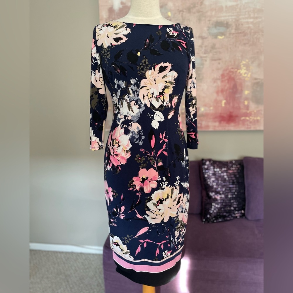 I.N.C International Concepts Floral Sheath
MIDI Floral Dress size small